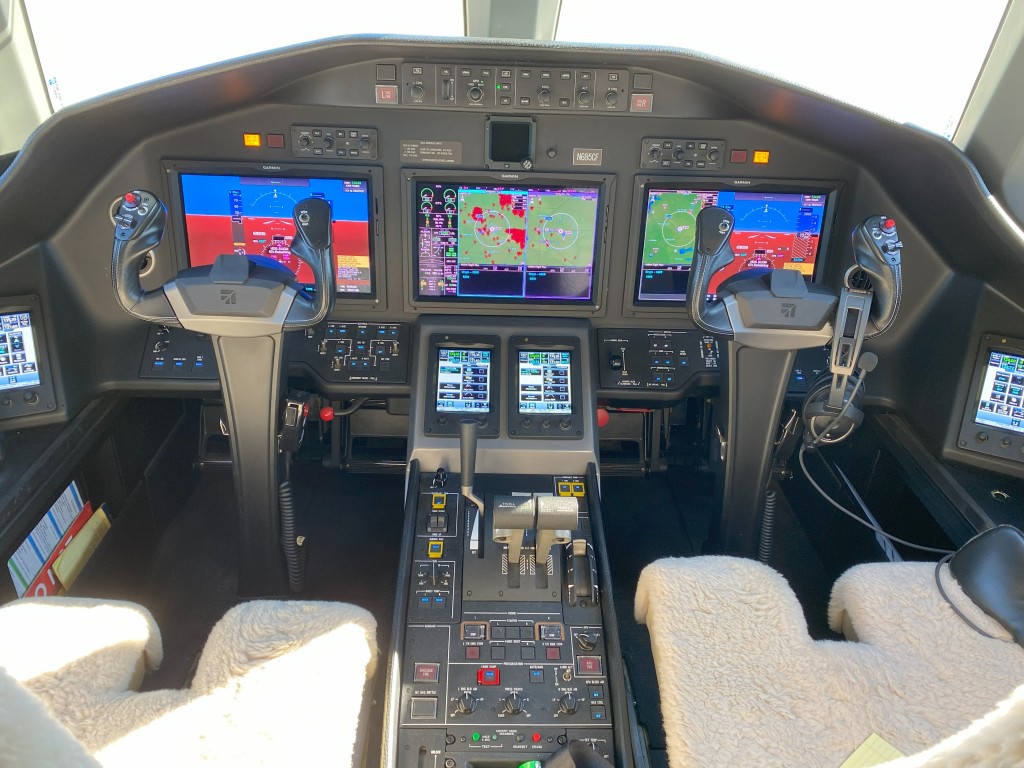 680a-0187 Cockpit